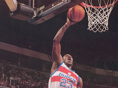 nba篮网对阵雄鹿现场 nba篮网对阵雄鹿现场