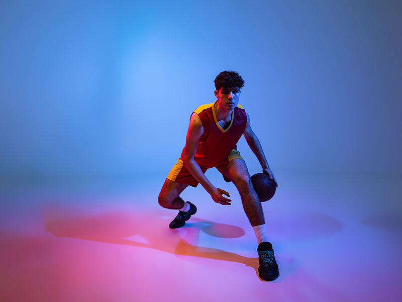 苏群赛后点评：莱昂纳德又爆种 卢指导居然DNP哈登！